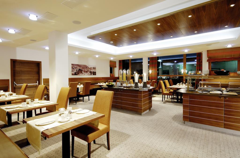 Hotel Rundeck Sankt Anton am Arlberg Restoran fotoğraf